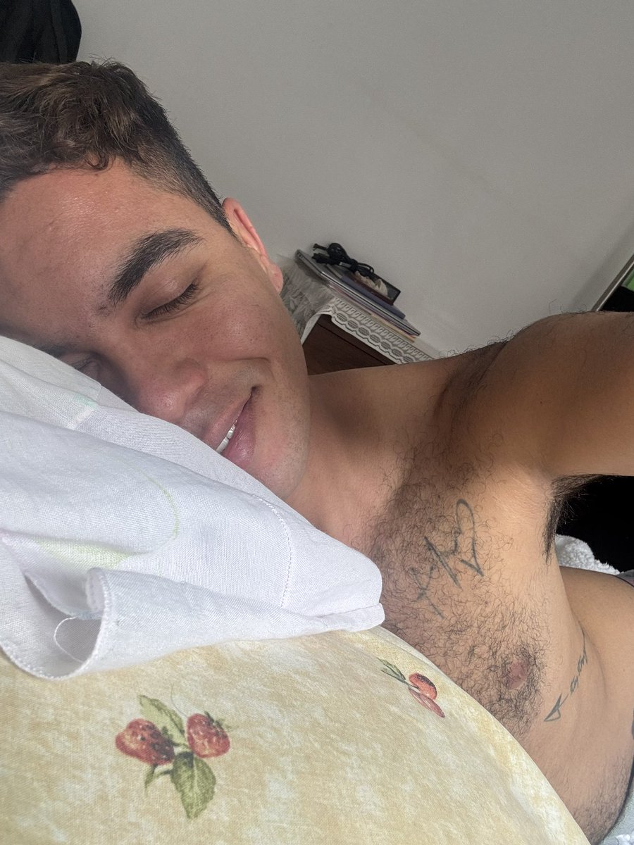 christianf847's tweet photo. Discúlpame #Mexico salí hoy en la madrugada del jale, pero…
¡¡Feliz Cumpleaños México!!..
Te amo ❤️ y orgulloso de pertenecer a tus tierras…
🇲🇽💪❤️🥳👏
#vivamexico #mexicano #mexicanboy #hidrocalido #handsome #gaymen https://t.co/8bcy0jsHlE