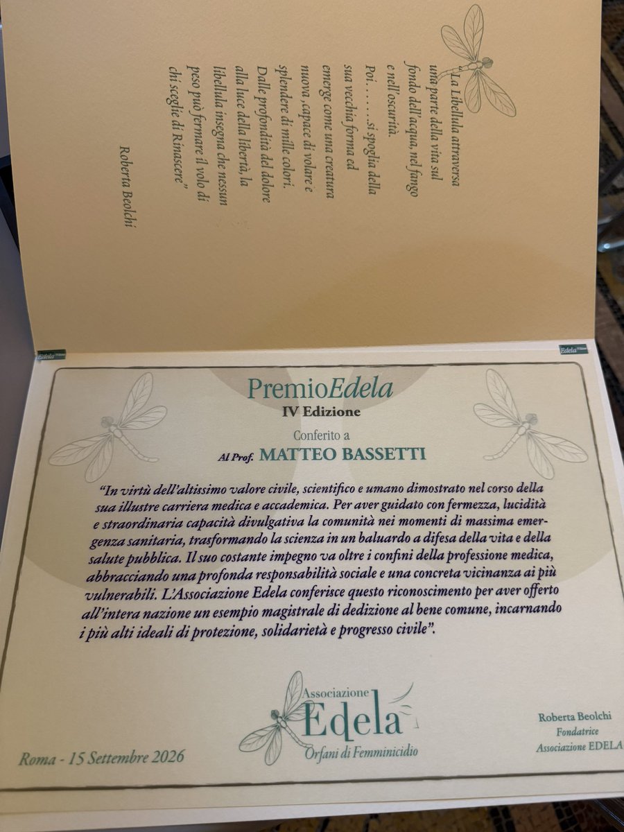 ProfMBassetti's tweet photo. Oggi a Roma ho ricevuto il Premio #Edela, un riconoscimento che assume per me un significato particolarmente profondo.
Il Premio, ideato da Roberta Beolchi, fondatrice dell’Associazione Edela, e giunto alla sua quarta edizione, viene conferito a personalità del mondo dell’arte, dello sport, della cultura e dello spettacolo che si sono distinte nella propria professione e nell’impegno sociale. Ma soprattutto nasce per dare voce e sostenere i minori che hanno perso la propria madre perché uccisa dal padre: un “dramma nel dramma”, tragica conseguenza del femminicidio.
Ringrazio l’Associazione Edela per il prezioso lavoro che svolge e per la capacità di accendere i riflettori sul buio di chi vive questi drammi, restituendo attenzione, dignità e voce a bambini e ragazzi che portano ferite profonde e spesso invisibili.
Ricevere questo riconoscimento nobilita una sensibilità che sento sempre più impegnata nei processi di educazione e di crescita culturale della nostra società, in particolare nel settore della salute e della medicina, ambiti nei quali il rispetto della persona e, in modo fermo e imprescindibile, il rispetto del genere femminile, rappresentano da sempre un punto fermo.
Accolgo questo Premio con gratitudine e con la responsabilità di continuare a mettere competenza, sensibilità e impegno al servizio di una cultura capace di prevenire la violenza e di non lasciare soli i più fragili.