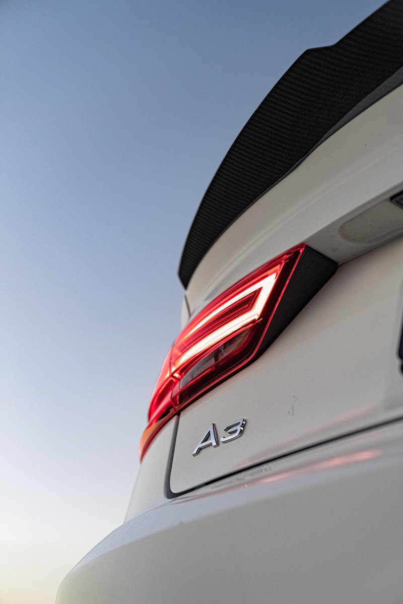 Albatross243's tweet photo. Usually this account is relegated to fursuit stuff but DAMN am I good at automotive photography https://t.co/mLmx8Yghgd