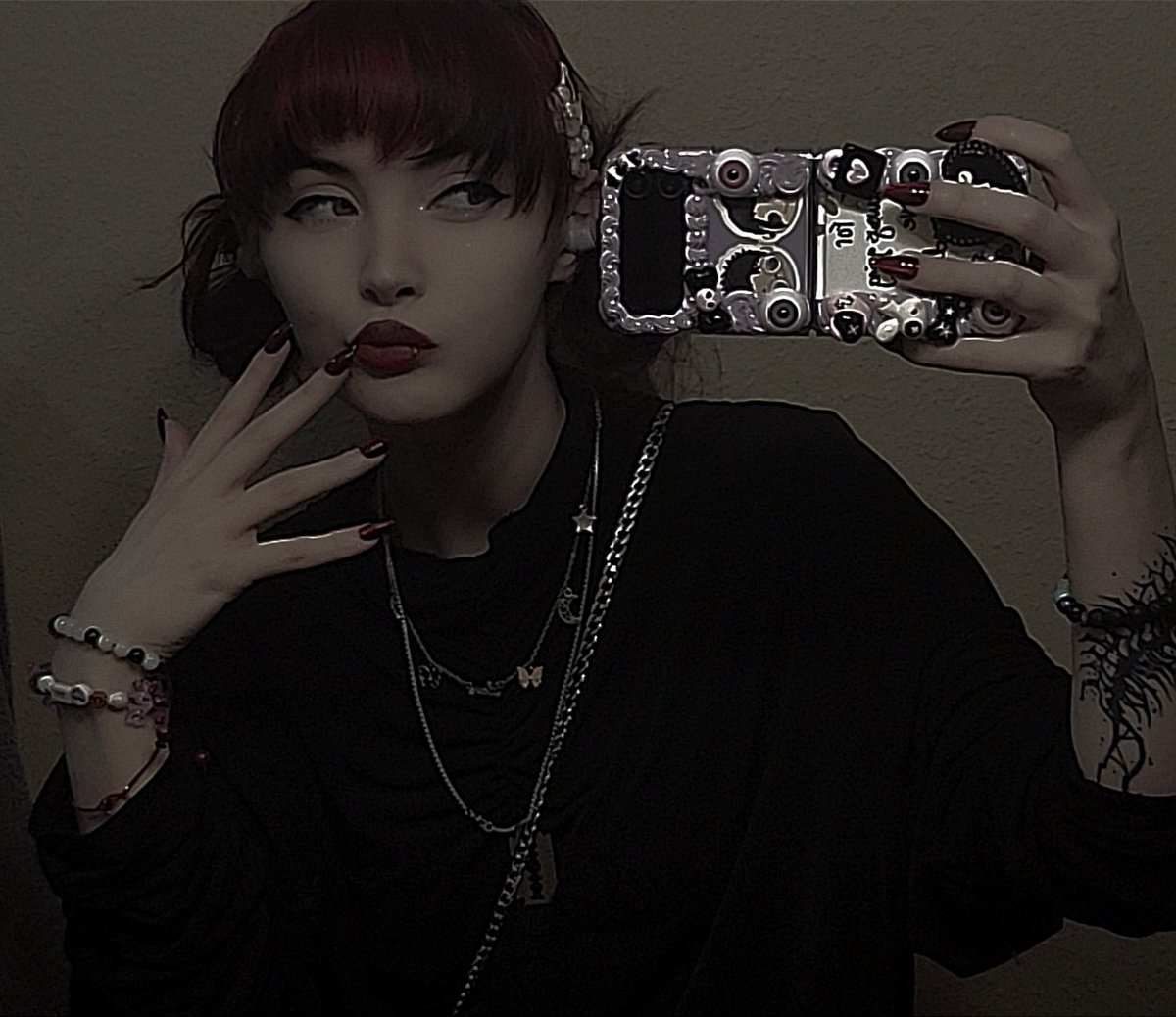 Gutsyafterdark's tweet photo. Red red red !!! https://t.co/ixscnAagqC
