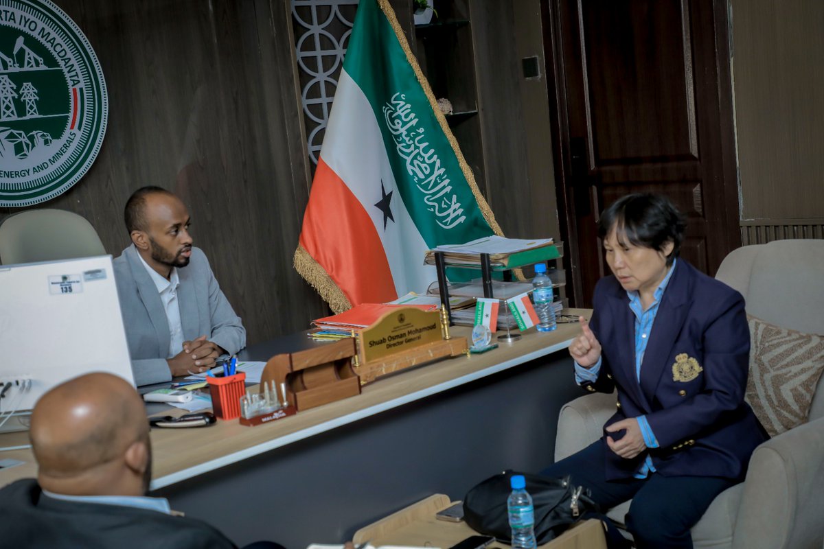 SLMoEM's tweet photo. MoEM DG Dr. Shucayb Osman Mohamoud met with the Taiwanese Business Association in Somaliland to discuss investment opportunities in the energy and mining sectors, ahead of a planned investment forum.
#SomalilandMoEM 
#TaiwanBusiness 
#EnergyMiningInvestment
#Somalilandpeace. https://t.co/s5MPIagtlF