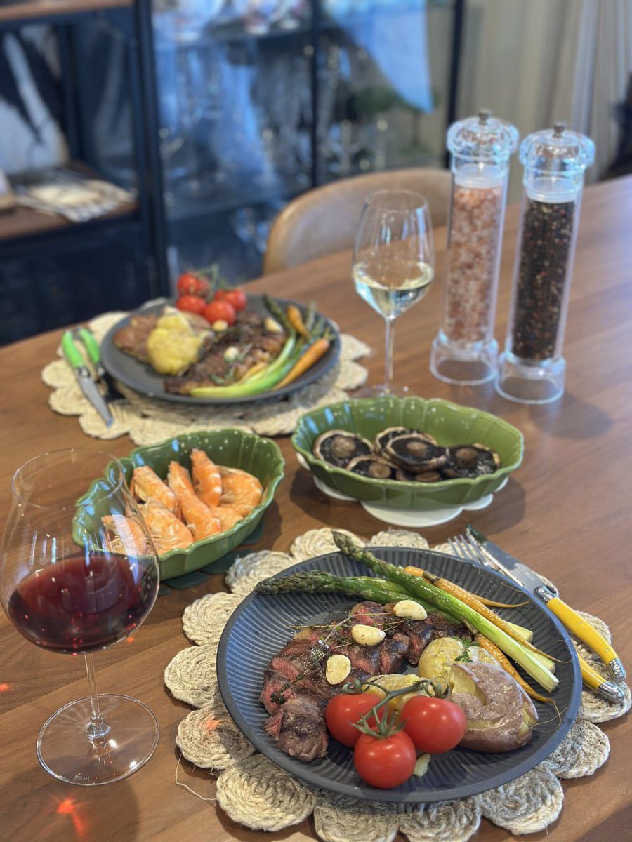 ASSFD14K's tweet photo. As I take my time plating the food and pouring a glass of red wine, the cozy, lived-in atmosphere of the kitchen melts away the day's fatigue. A dinner like this unconcerned with extravagance, yet deeply grounding and satisfying is simply another way of living well. https://t.co/eTZ5xzKh15