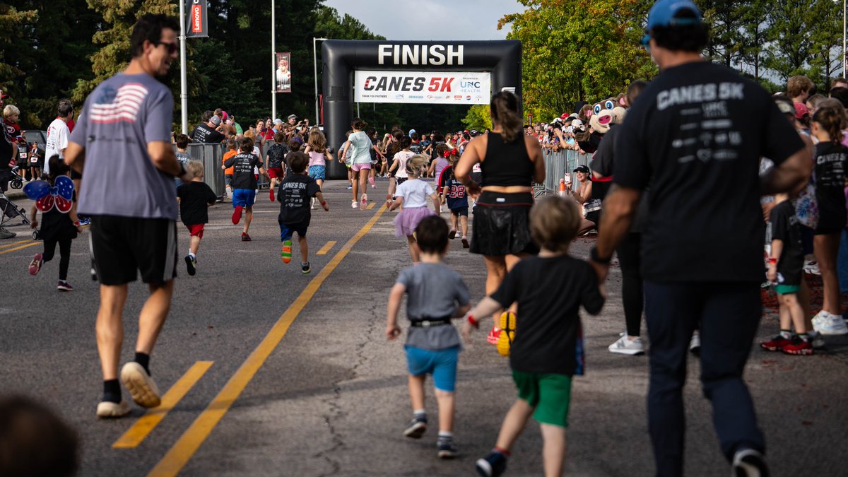 Canes_Community's tweet photo. Running into hockey season 💨

Thanks to everyone for another great #Canes 5K! https://t.co/CvNf3tG8l6