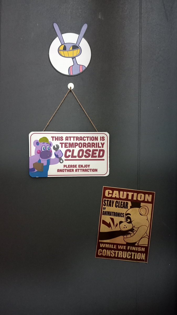 aikunic's tweet photo. For my big ahh door https://t.co/Cp2t912Td2