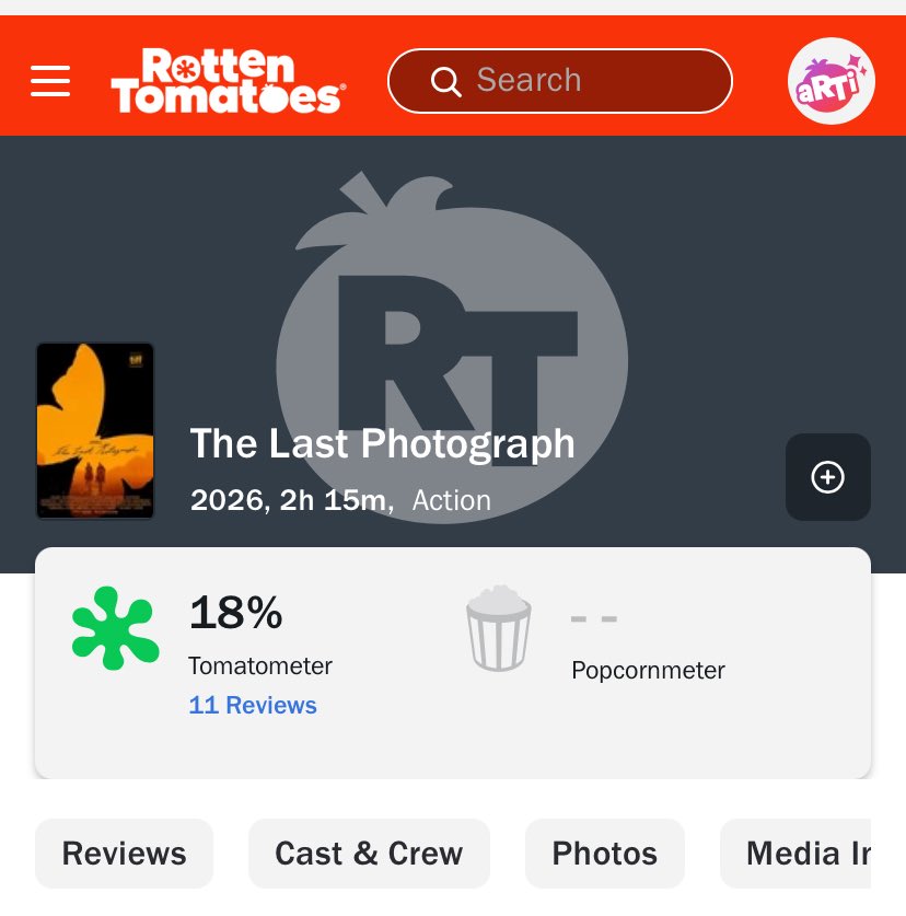 llvx0i1's tweet photo. عاااااااااااااااااااااااااااااجل:-

نزل تقييم فيلم The Last Photograph واللي حصل على 18% تقييم من النقاد 😂

الايجابيات:
- التصوير واللقطات البصرية اكثر شي انمدح بالفيلم 
- مشاهد الاكشن جيدة وقاسية وبعض النقاد شافوا انها وحشية
- مختلف عن افلام زاك الضخمة لكنه واقعي
- يتعامل مع العنف والصدمة النفسية بدل الاعتماد الكلي على الاكشن

السلبيات:
- مدة الفيلم طويلة لما فيها من تكرار وبطء واضح
- السيناريو والحوار من اكبر المشاكل 
- رمزيات كثير بدون عمق كافي
- عنفه مبالغ فيه لدرجه ان بعض النقاد شافوه يتغلب على التركيز على اثره الانساني
- النهاية تعرضت لانتقادات لاذعه بسبب كشف اسرار غير مرضية ونهاية مطولة
- كثير من النقاد المعجبين بزاك قالوا انه خيبة امل