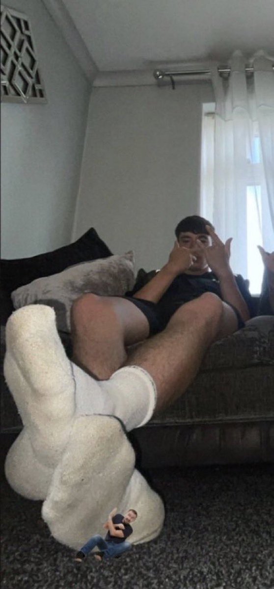 KingCon3X's tweet photo. Under my foot where you belong
#findom https://t.co/OkGBPh1aLm