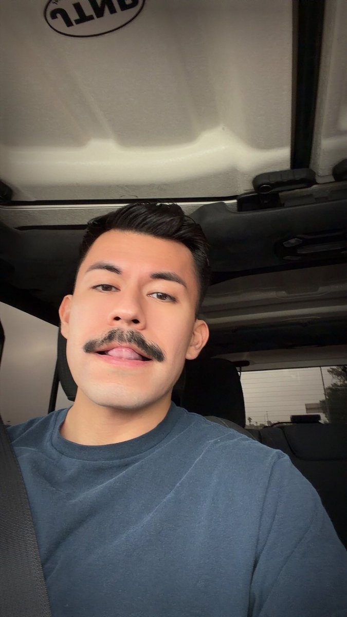 toughpapi's tweet photo. Ion kno nuffin, im just a stud muffin. https://t.co/GDA7y0RNqR