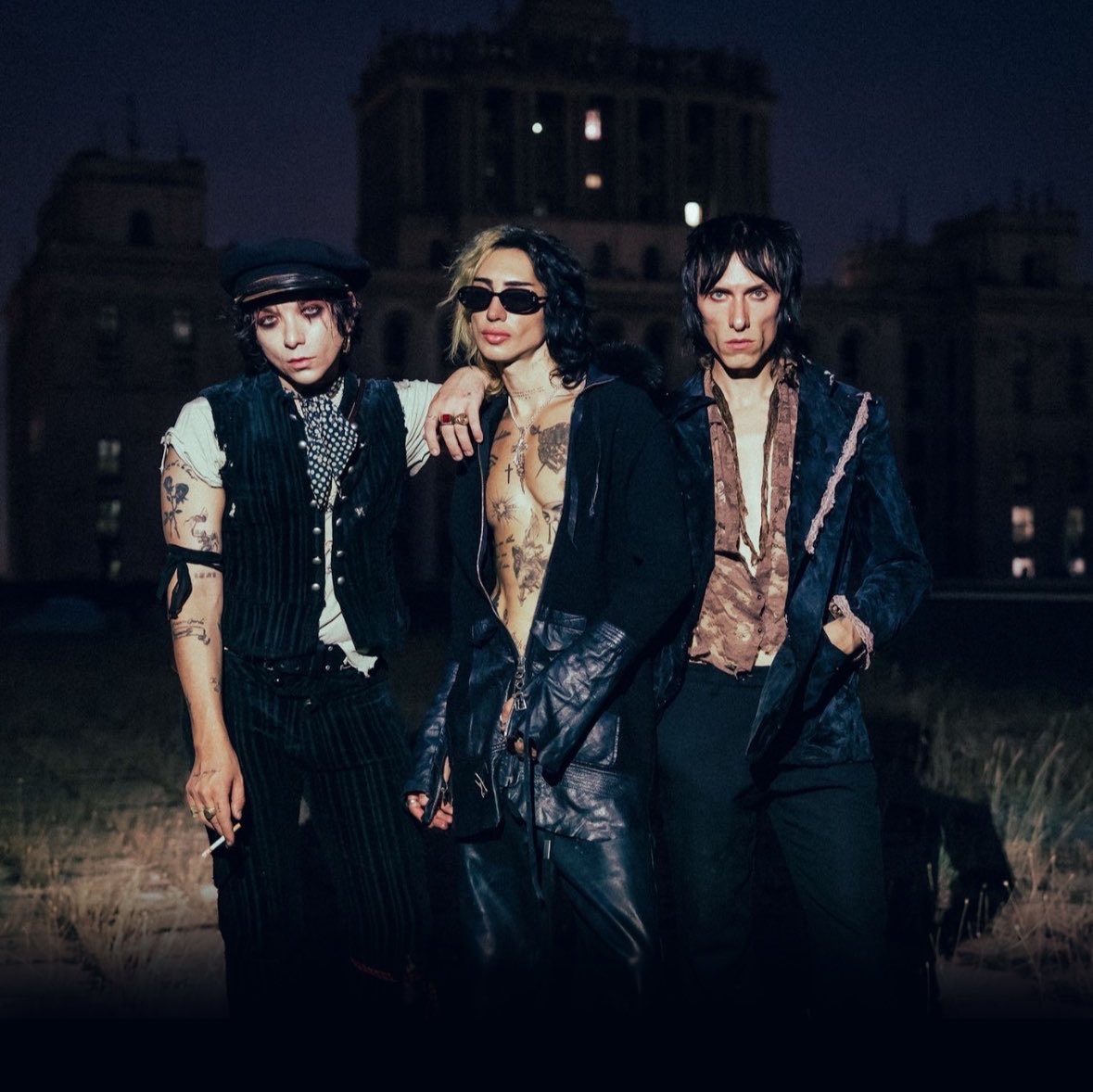 PalayeTour's tweet photo. The new Palaye era is officially here!! 🌹🌹

🌸 Lost in translation release 10/2 - go pre-order it!! 
🌸 Limited physical formats with an exclusive new song are up for preorder too 🌹

@palayeroyale @remingtonleith @sebastiandanzig https://t.co/TF2Go5s5mr