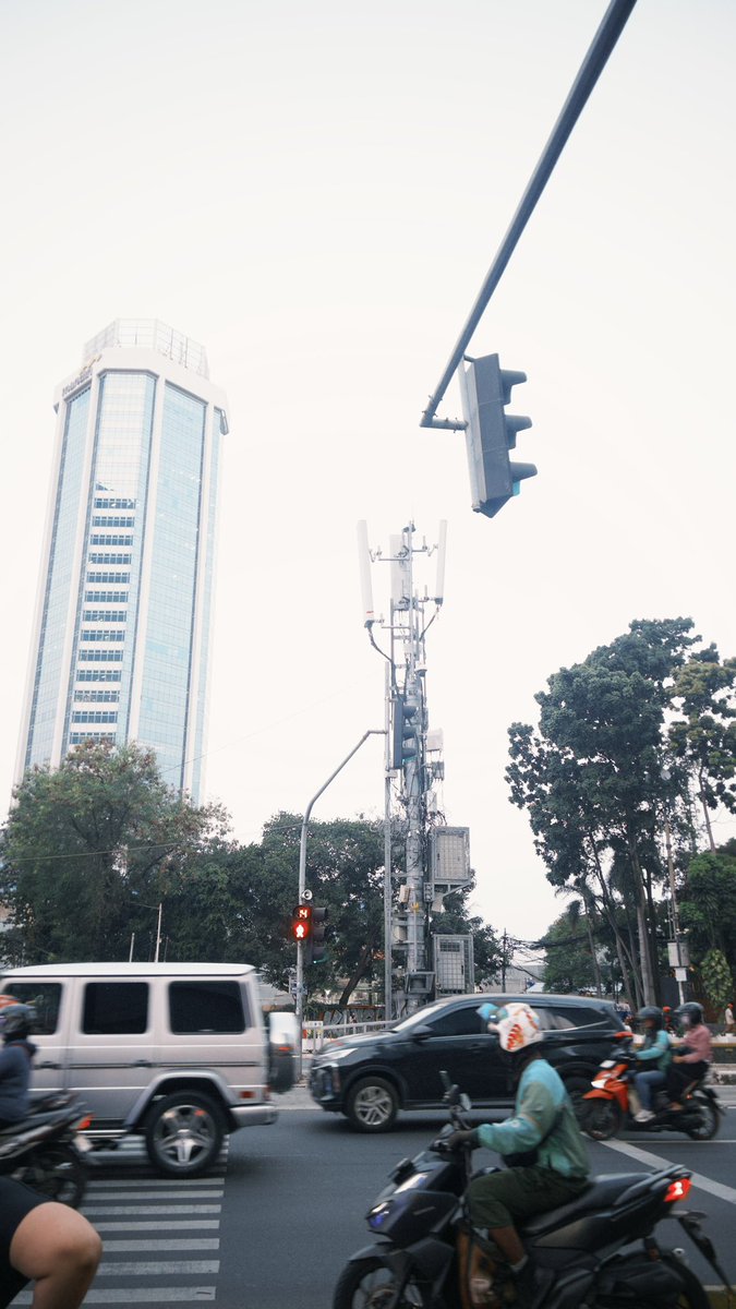 ncaabt's tweet photo. Love bgt klo pulang kerja masih bisa melihat matahari https://t.co/nIK5DsDrWd