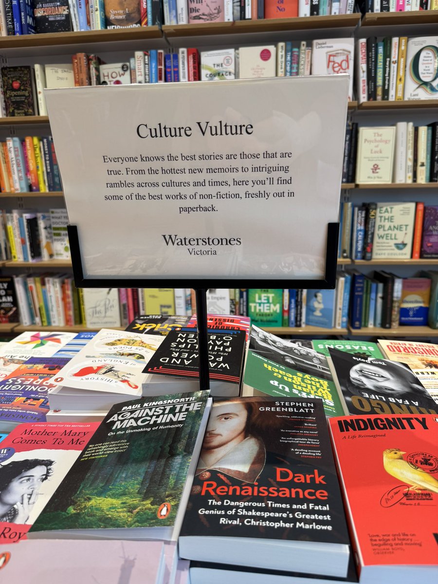 vnbateman's tweet photo. #Economica 📗 - my economic history of the world - spotted on the #CultureVulture table at Waterstones London Victoria. Thank you @WaterstonesVic and a big thank you to everyone who has read or gifted the book. I am very grateful. https://t.co/yLCyNnBZQE