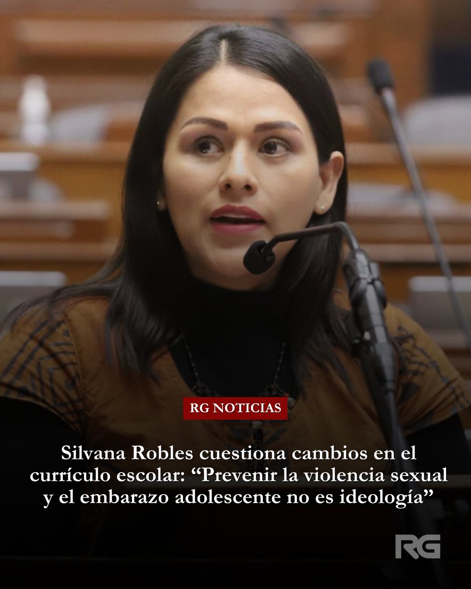 Aderly's tweet photo. #ATENCIÓN | Silvana Robles, senadora de Juntos por el Perú, cuestionó al Gobierno por la anunciada modificación del currículo escolar y pidió priorizar las brechas de aprendizaje. 

La senadora recordó que solo el 11,3% de estudiantes de quinto de secundaria alcanzó el nivel esperado en lectura y el 12,8% en matemática, según la ENLA 2025.

Además, defendió que la prevención de la violencia sexual y el embarazo adolescente permanezca en los contenidos educativos: “no es ideología”.