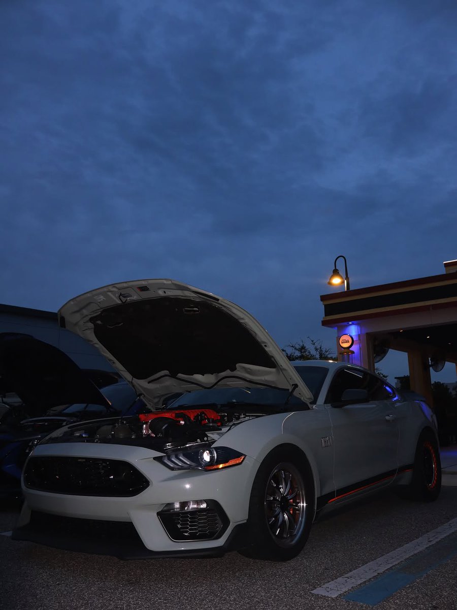 061burcu's tweet photo. Revved-up Mondays. Tag all the owners. https://t.co/lzr6NoHmmS