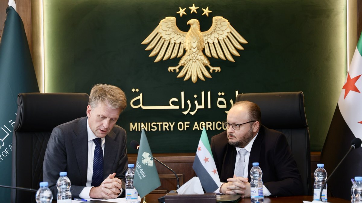 syrmoffa's tweet photo. تعاون زراعي سوري–هولندي بخطوات عملية لتطوير القطاع الزراعي وإدارة المياه.

#الجمهورية_العربية_السورية 
#وزارة_الزراعة https://t.co/2UIyuTRU13