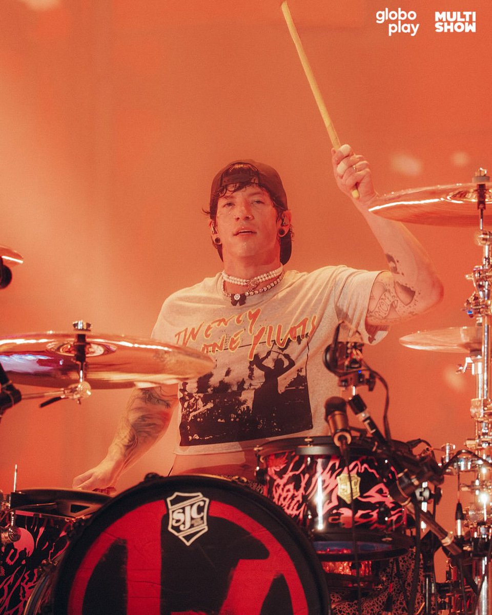 TOPUPDATERS's tweet photo. Josh at the Rock in Rio festival last Sunday via multishow on Instagram https://t.co/HCy3y0te1Q
