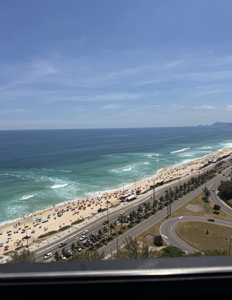 oscarfushiguro's tweet photo. A VISTA DA MINHA CASA SUJA AQUI SUA PUTA NOJENTA DO CARALHO https://t.co/uEWlIS9iiL