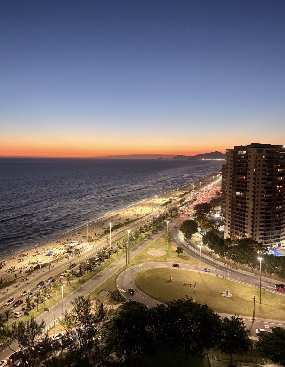 oscarfushiguro's tweet photo. A VISTA DA MINHA CASA SUJA AQUI SUA PUTA NOJENTA DO CARALHO https://t.co/uEWlIS9iiL