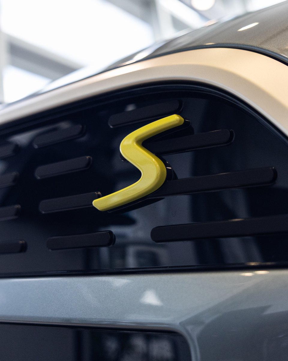 CenturyMini's tweet photo. A closer look at the MINI Countryman, where bold design and signature MINI character show up in every detail. Find yours at Century MINI. ✨

https://t.co/AhGUI8s2y3 https://t.co/bXXdSlVuLf