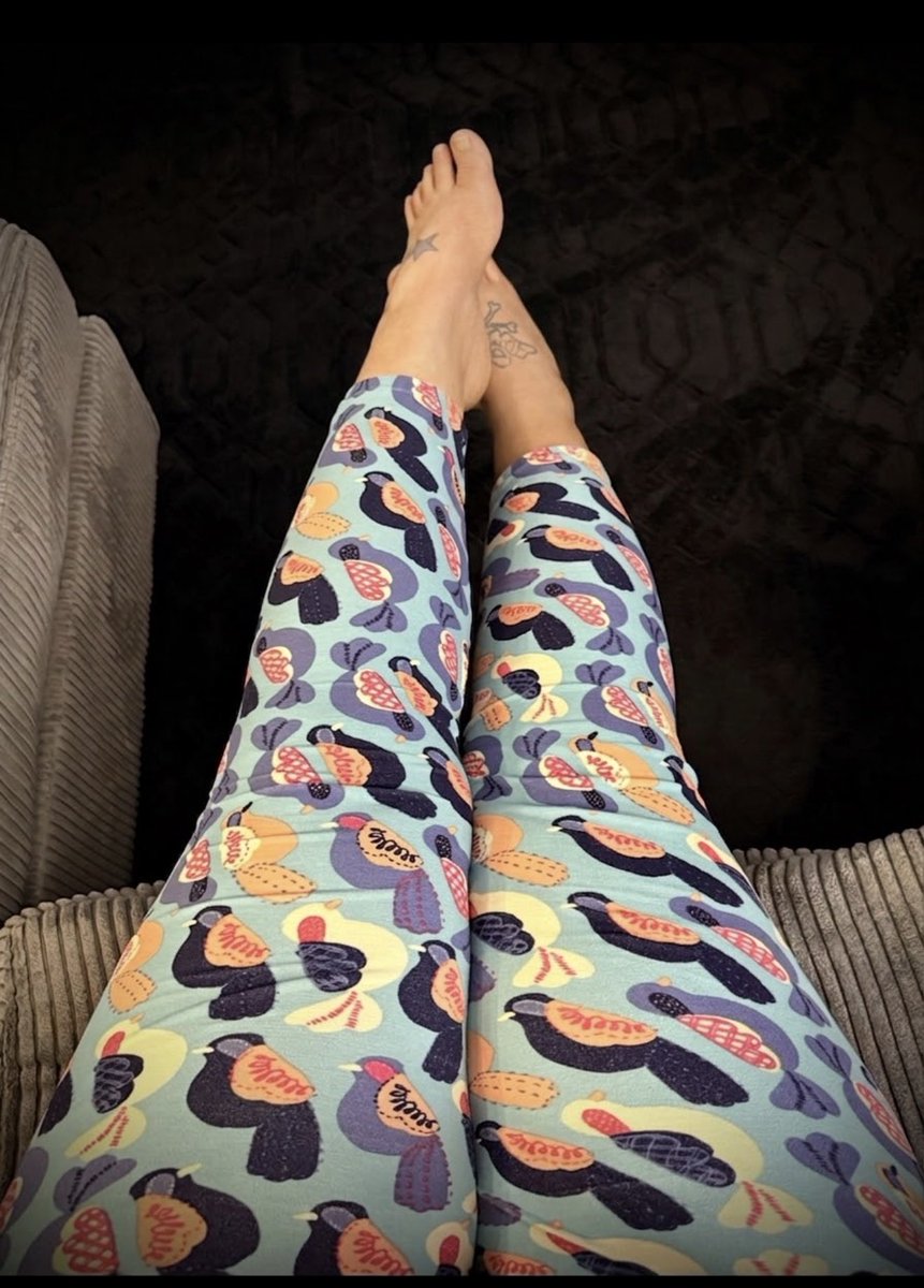 steffielooo's tweet photo. Did someone say it’s #toesday ?? https://t.co/hwZv8sEPyD