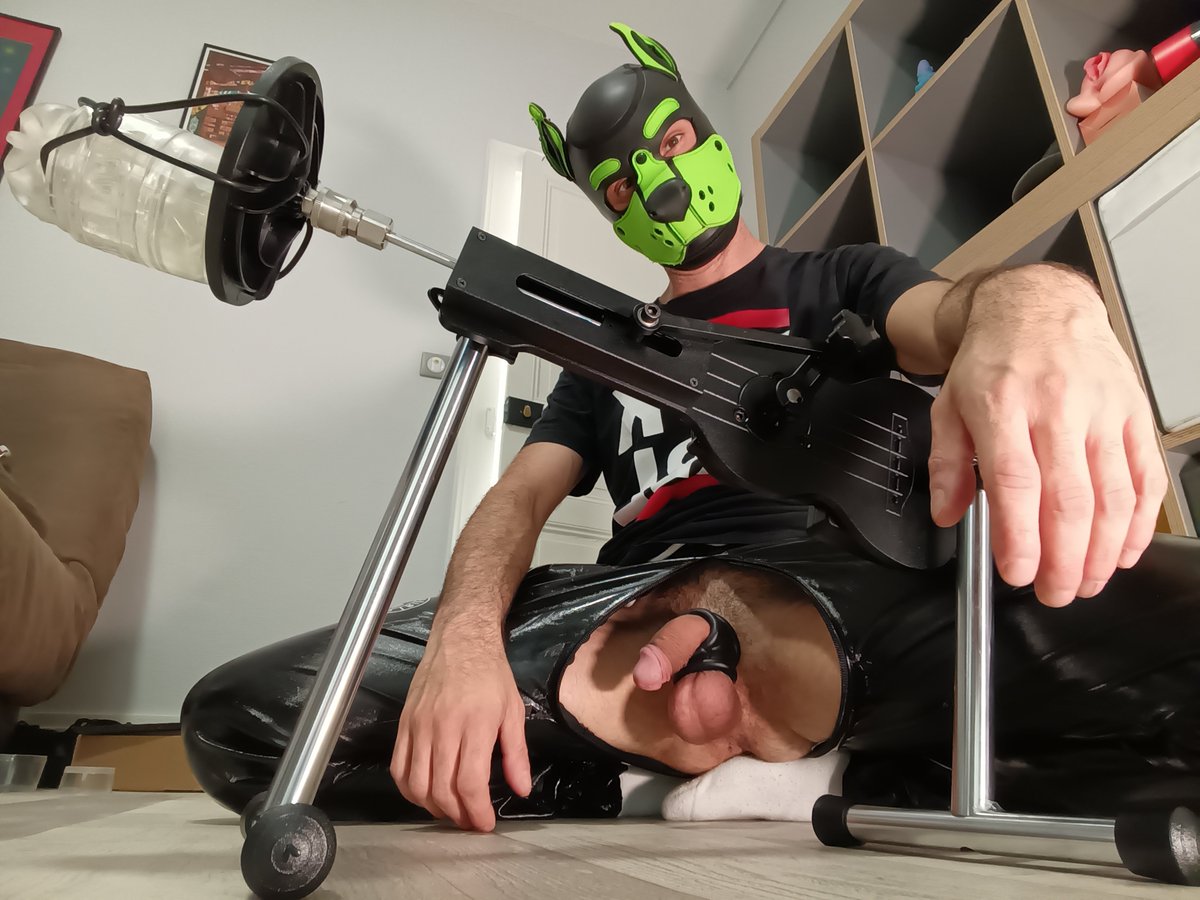 prism_pup's tweet photo. Nobody ever said using a fuckmachine means I'm the one to get fucked 😈
Fuckmachine : Ukulele from @Sinloli_EU
Fleshlight : Quickshot vantage 
Cockring : Cocksling-2 from @OxBalls https://t.co/NX5niFSNOY