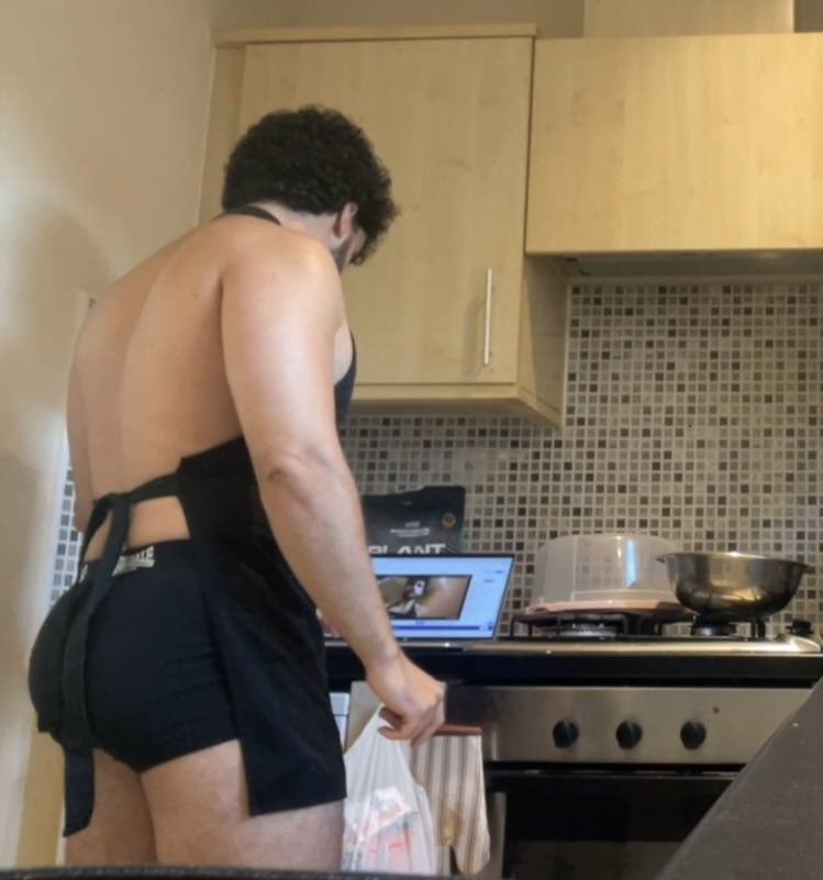 vgamezzz68097's tweet photo. My viewers caught me caked up on my cooking stream 💀 https://t.co/TXIQDomWJT