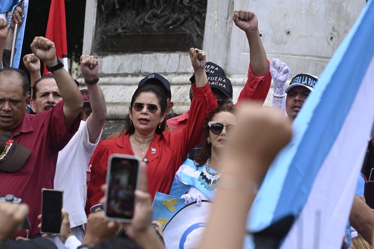 PartidoLibre's tweet photo. Patria aquí estoy humildemente, ofreciendo mi integridad y mi vida para construir una patria soberana, libre, independiente para caminar al lado del pueblo, para construir democracia, pero también para derrocar el fascismo.

@riximga 
Sub Coordinadora, Partido Libre 

¿CUÁL INDEPENDENCIA?
¡FUERA TRUMP, FUERA LA RACHA!
Movilización 15 de septiembre de 2026