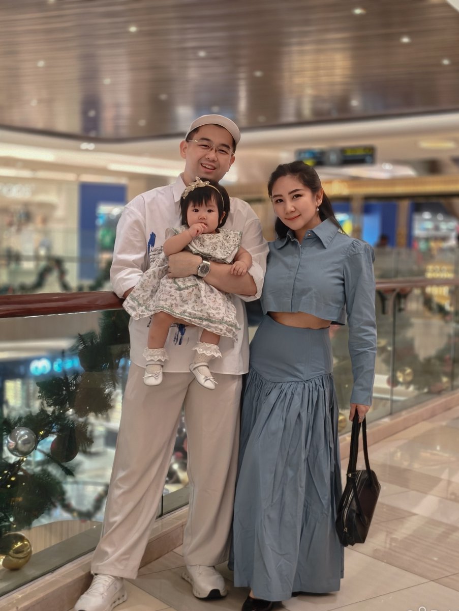 GiuiGT's tweet photo. Before the day ends, Merry Christmas from us! May the joy of Christmas stay with us always. https://t.co/ipeB0aJBCK