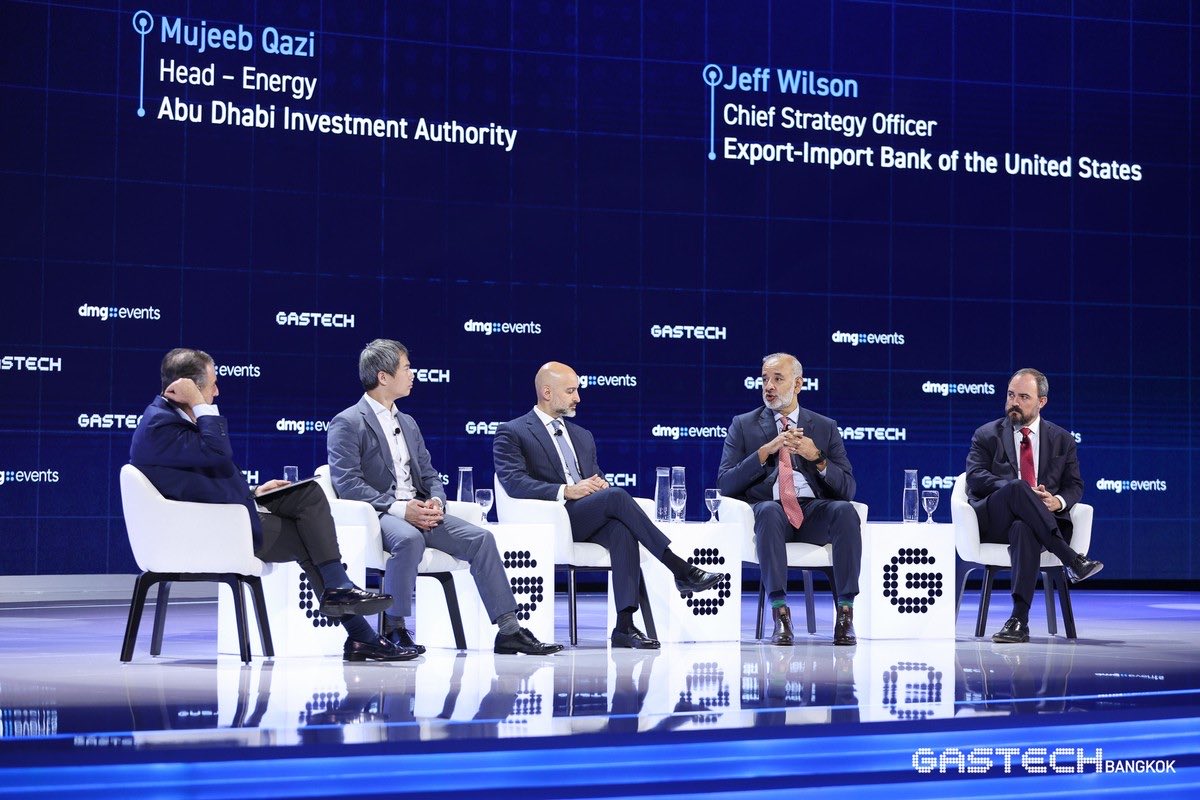 EximBankUS's tweet photo. American Energy is in demand across the world. EXIM Chief Strategy Officer Jeff Wilson discussed the record breaking deals EXIM is executing to support the long-financing of American energy products as the global trading systems realigns under @POTUS America First agenda. https://t.co/nAvFZVWQOM