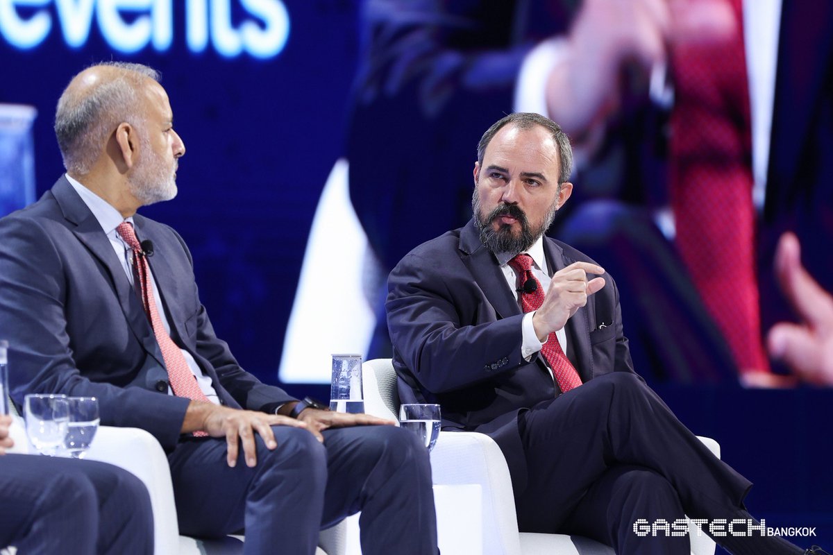 EximBankUS's tweet photo. American Energy is in demand across the world. EXIM Chief Strategy Officer Jeff Wilson discussed the record breaking deals EXIM is executing to support the long-financing of American energy products as the global trading systems realigns under @POTUS America First agenda. https://t.co/nAvFZVWQOM