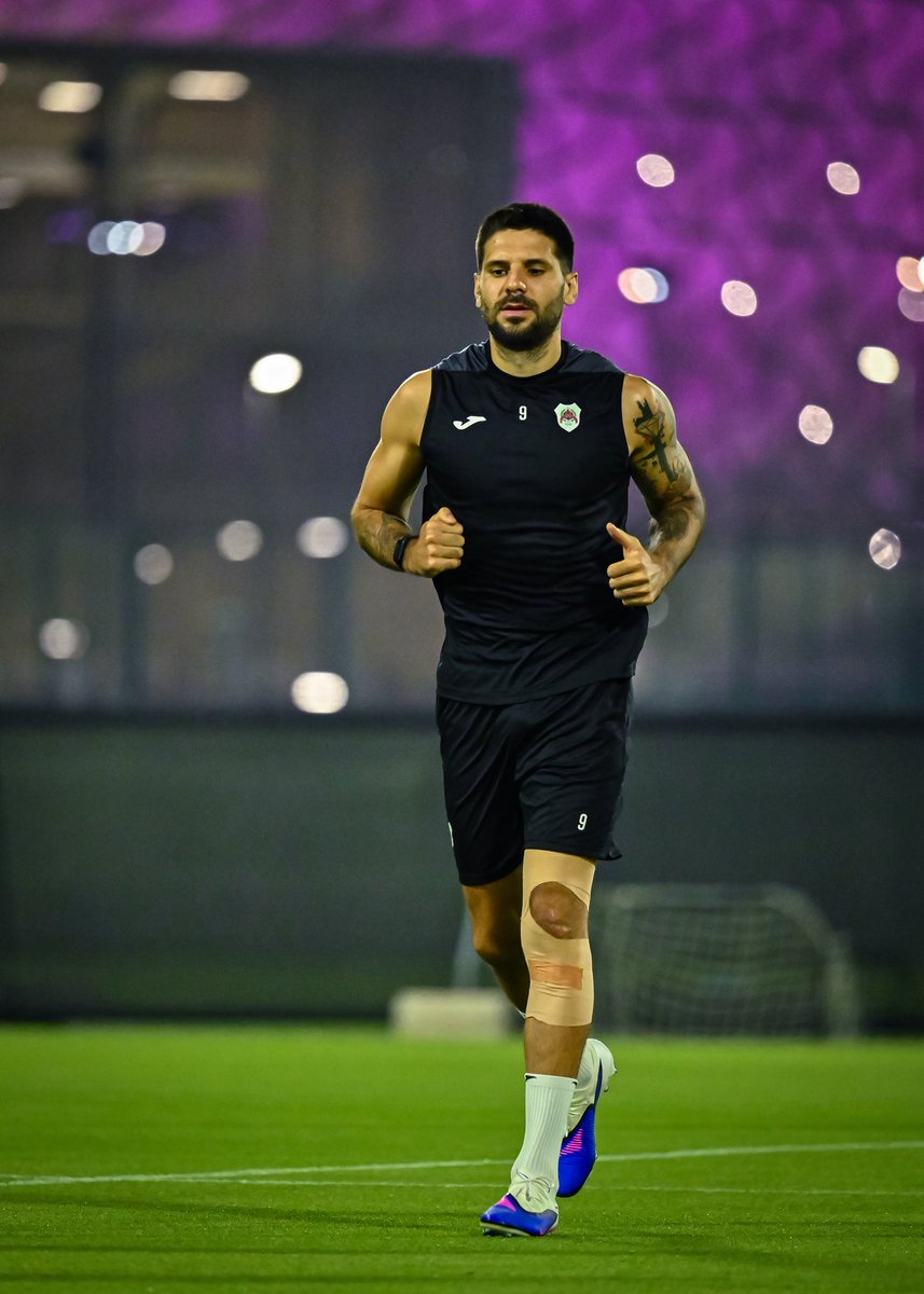 AlrayyanSC's tweet photo. Welcome back!❤️🖤

#الريان | #AlRayyan https://t.co/u8fSi0uIfw