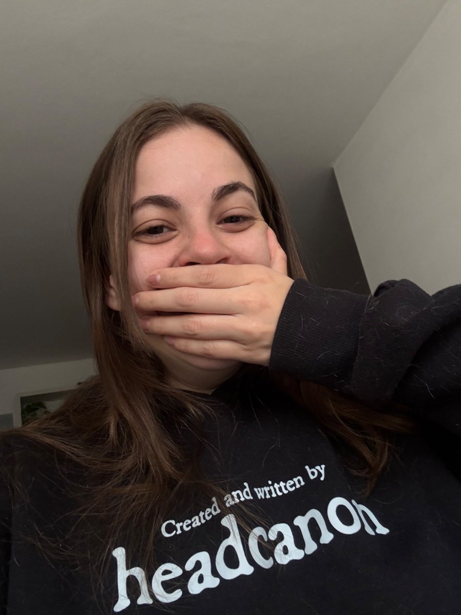 canalaquimera's tweet photo. SenLinYu desfilando pelo Rio de Janeiro com O MOLETOM QUE EU FIZ!!!!  🗣️🗣️🗣️🗣️🗣️🗣️🗣️🗣️🗣️ https://t.co/DqWFXdmk2J