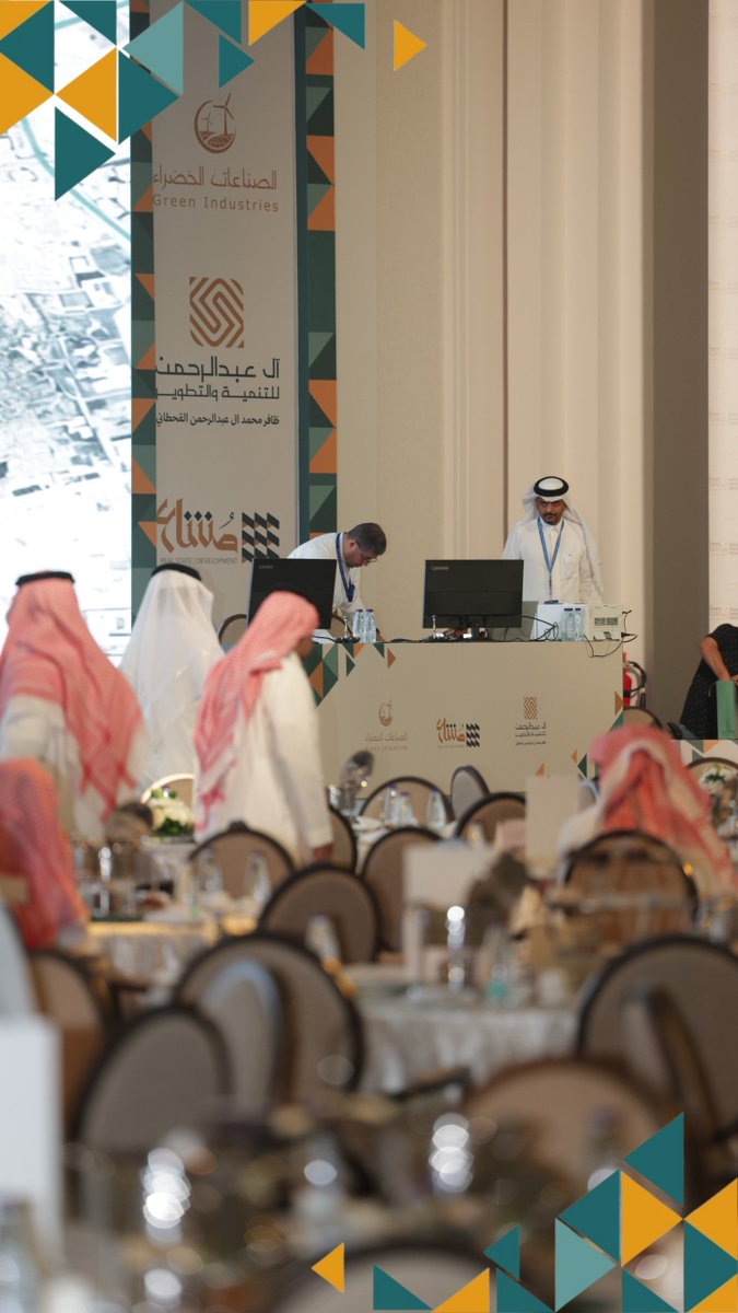 Moshaa_sa's tweet photo. اختُتمت اليوم فعاليات مزاد مخطط الصناعات الخضراء بالدمام، وسط حضور مميز وأجواء عكست حجم الفرص الواعدة التي يحملها المخطط.

نشارككم جانباً من تفاصيل وأجواء المزاد، ونعتز بثقتكم وشراكتكم في هذه الفرصة الاستثمارية.

مشاع العقارية | نطوّر اليوم لنصنع غداً 🌱

#مشاع_العقارية #مخطط_الصناعات_الخضراء #مزاد #الدمام