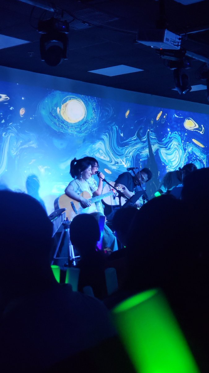 MsFlii's tweet photo. Just caught an incredible indie band’s live set at the downtown venue—their guitar riffs still buzzing in my head, everyone singing along like we were one big crew! Don’t miss their next stop if they come near you https://t.co/4257RqZMub