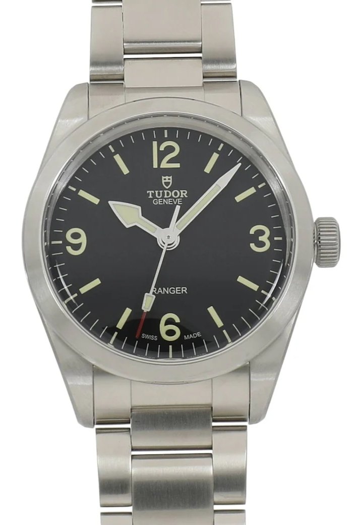 abechannel1972's tweet photo. #時計未来展望
『TUDOR RANGER36㍉黒』 
正規店リクエスト予約済🐧

36㍉気に入る！
手に乗せた感触丁度よい

質素な佇まい
さりとて安っぽくない

作業員の私
通勤&amp;仕事中の相棒と成り得る

54歳を迎えるにあたり
枯れた感じの時計が欲しかった

SBGX218
RANGER36
いいペアになりそう！

おちなし🐦‍⬛🖤 https://t.co/1MpgfGM16x