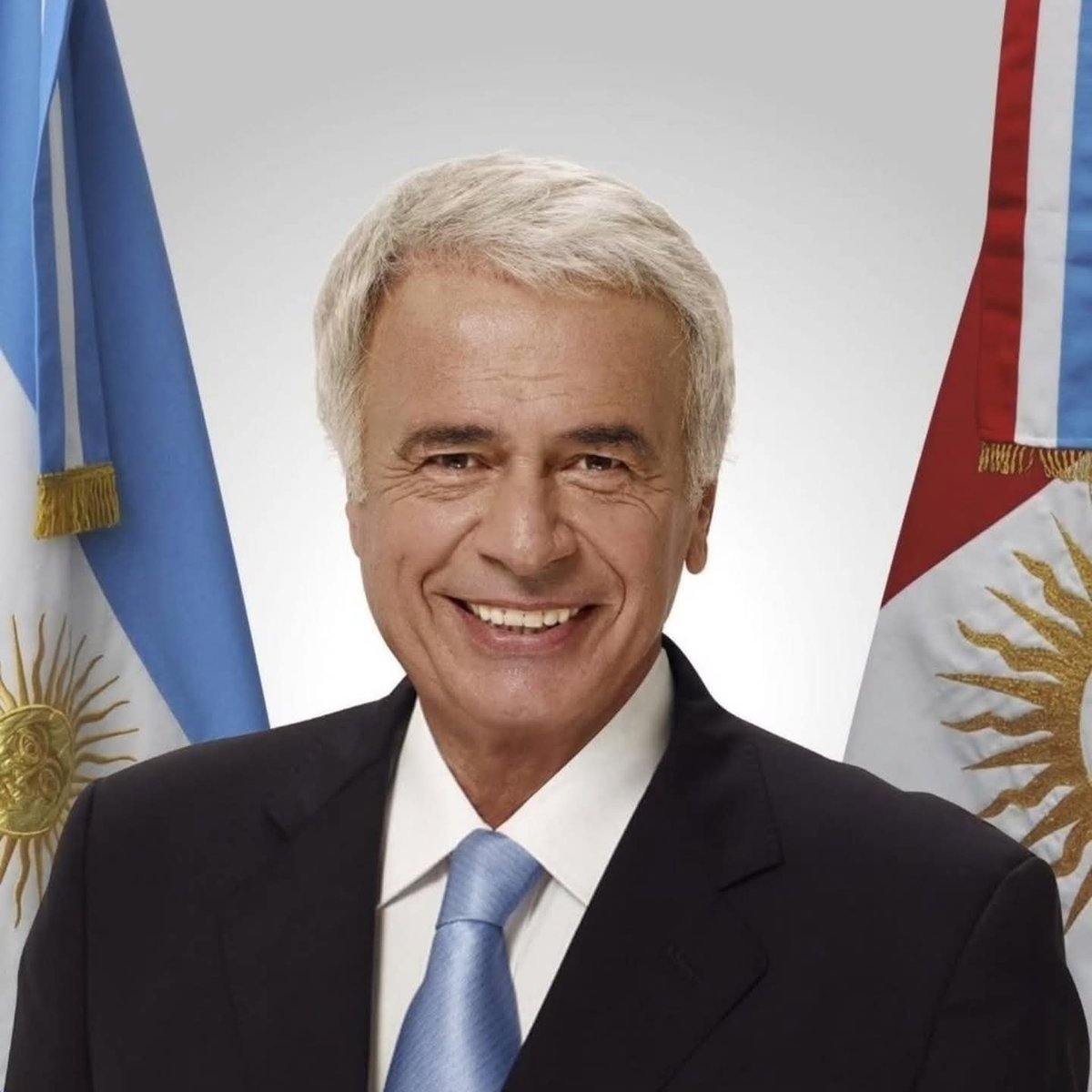 LCBAQQ's tweet photo. En un nuevo aniversario de su fallecimiento, recordamos con profunda admiración y respeto al Compañero José Manuel de la Sota.

Tres veces Gobernador, Embajador, Diputado y Senador Nacional.
Una trayectoria marcada por la perseverancia y un estilo por el diálogo y el consenso. https://t.co/yrVfZVtkMF