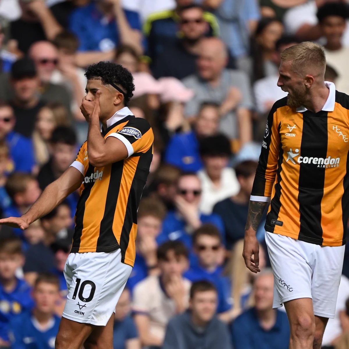 HULLCITYREFRESH's tweet photo. 2026: Right wing wonder kid from Algeria &amp; a shit house striker🐯

  2016: Right wing wonder kid from Algeria &amp; a shit house striker🦊

We’ve seen this happen before, Hull City are winning the Premier League.

#hcafc https://t.co/mIrRHblPFs