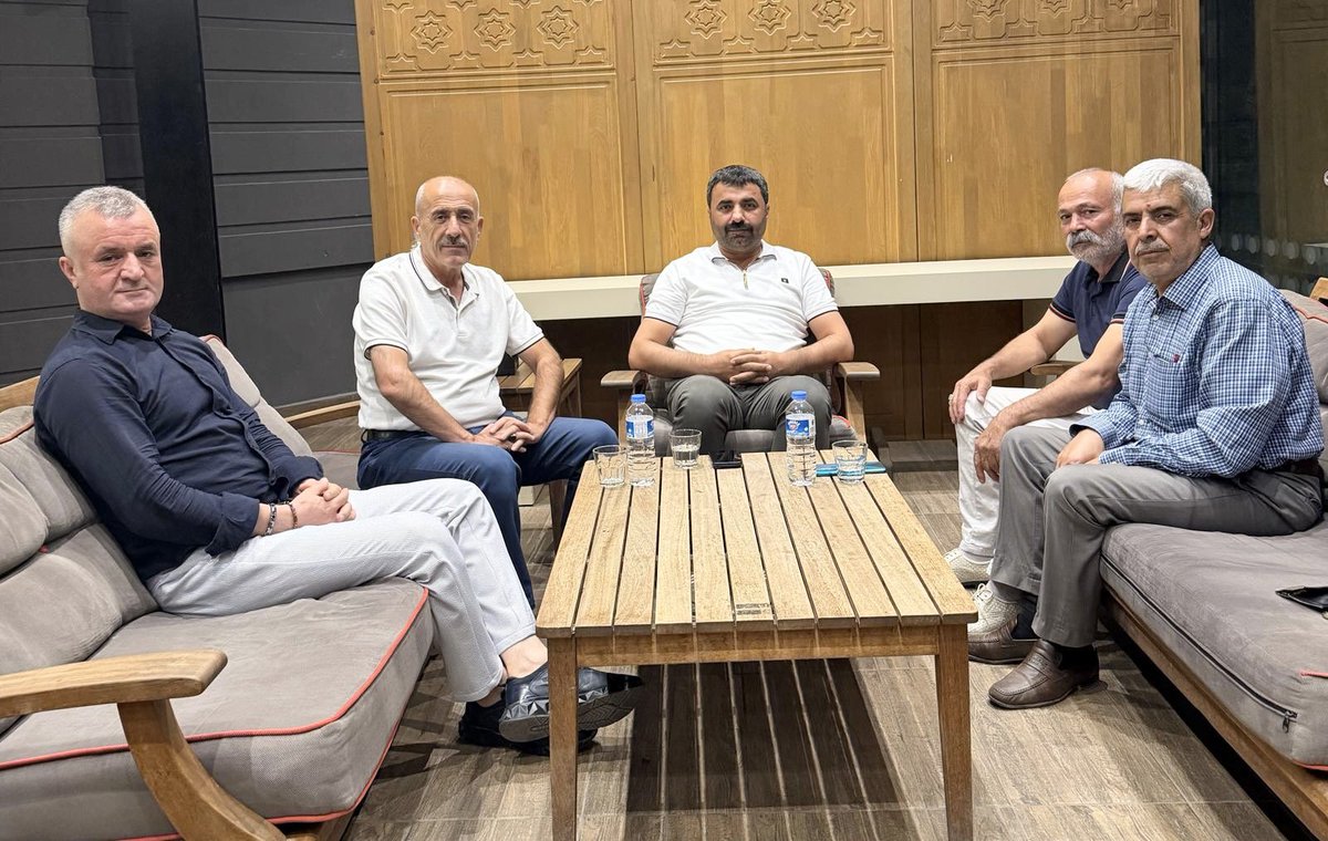 MesutSamanli's tweet photo. Davamızın emektarlarıyla güzel bir sohbet akşamı geçirdik.Davetleri ve hoş sohbetleri için teşekkür ediyorum https://t.co/Wc3blSuW79