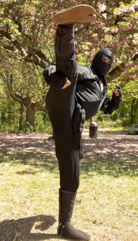 MexiNinjaBoi's tweet photo. "Kuro Ninja Kung Fu Empty Hand Form 11"
-
(SET 2 of 2)
-
An Upcoming NEW video of:
A Kuro Ninja practicing his Dragon & Tiger Fist Kung fu in a short form.
-
#ninja #blackninja #kungfu #dragonkungfu #tigerkungfu #martialarts #martialartist #tabiboots #ninjaboots #jakitabi #form #kungfuform #kata #practicing #cherryblossoms #ninjutsu #chinesekungfu