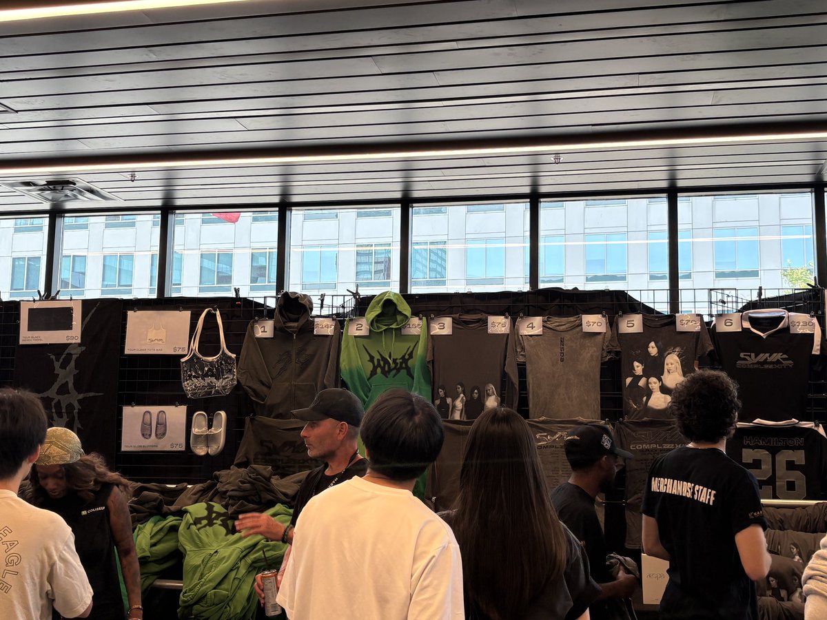 baechustokki's tweet photo. AESPA HAMILTON MERCH PRICES! https://t.co/V9bvgtPFNN