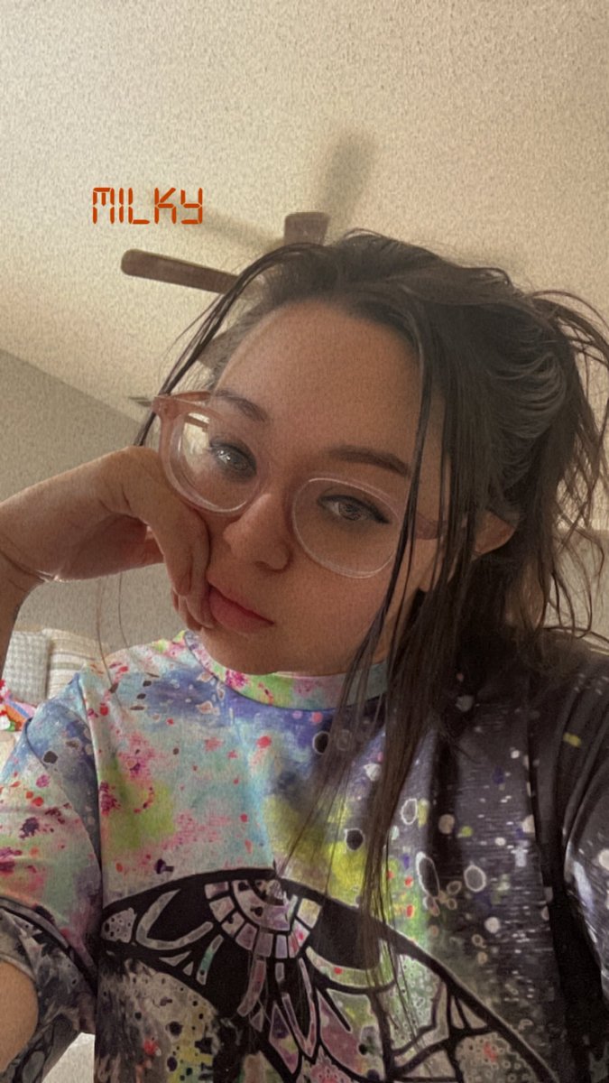 sleepymilkttv's tweet photo. I miss this confidence of this person. I lost myself two years ago and it’s hard to get back. https://t.co/wlqEQ11eXQ