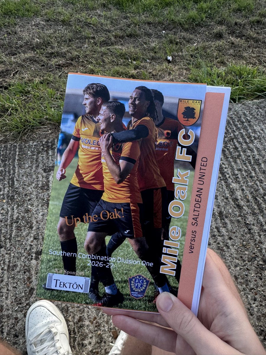 TheSCFL's tweet photo. Tuesday evening at Mile Oak ⚽️

@mileoak_fc vs @Saltdeanfc https://t.co/1IzR4oBvpx