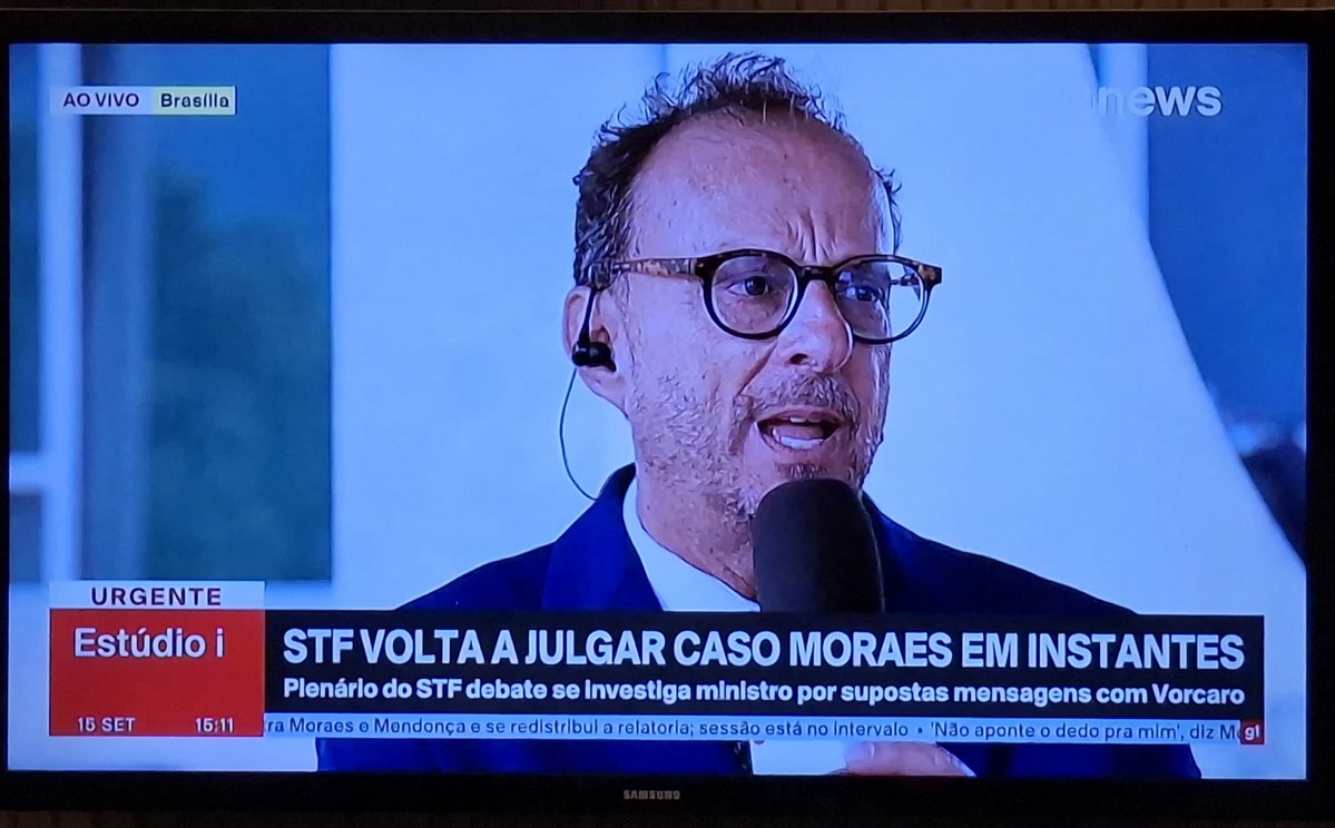 lira_georgia's tweet photo. Esse cara, @octavio_guedes, é um peixe fora d'água na GloboNews.

O cara fica o tempo todo: o que estou falando são fatos, não é a minha opinião!

Porque é isso que queremos: fatos, notícias! Ninguém quer ouvir os delírios, os vieses da Malu Gaspar, do Joel Pinheiro, do Merval, os toques tendenciosos do Valdo Cruz. Isso é uma merda!

Só tem o Octávio e mais uns três aí.