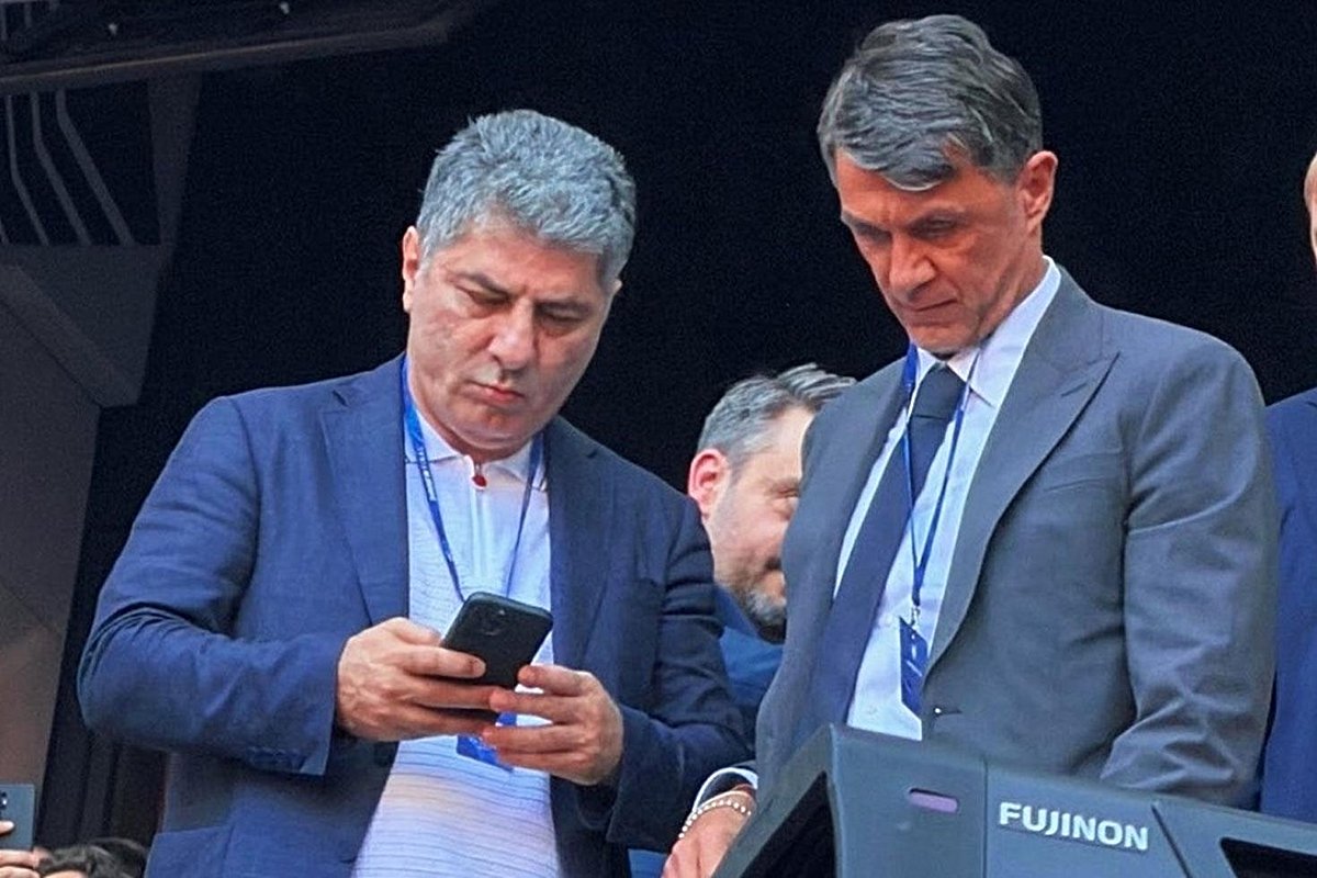 musaucan33's tweet photo. 9000'i tesadüfen(!) ilk defa o gün oy kullanan 17.245 delege, Hakan Safi ve Paolo Maldini yerine Aziz Yıldırım ve Oğuz Çetin'i seçti.

Bunu da sık sık hatırlatmak lazım bu sitede çünkü kitlenin hafızası 48 saatlik falan.

Gidişatın Acun veya Ali Koç'la ilgili olmadığına böyle ikna olabilir belki Fenerbahçe topluluğu.

Belki.