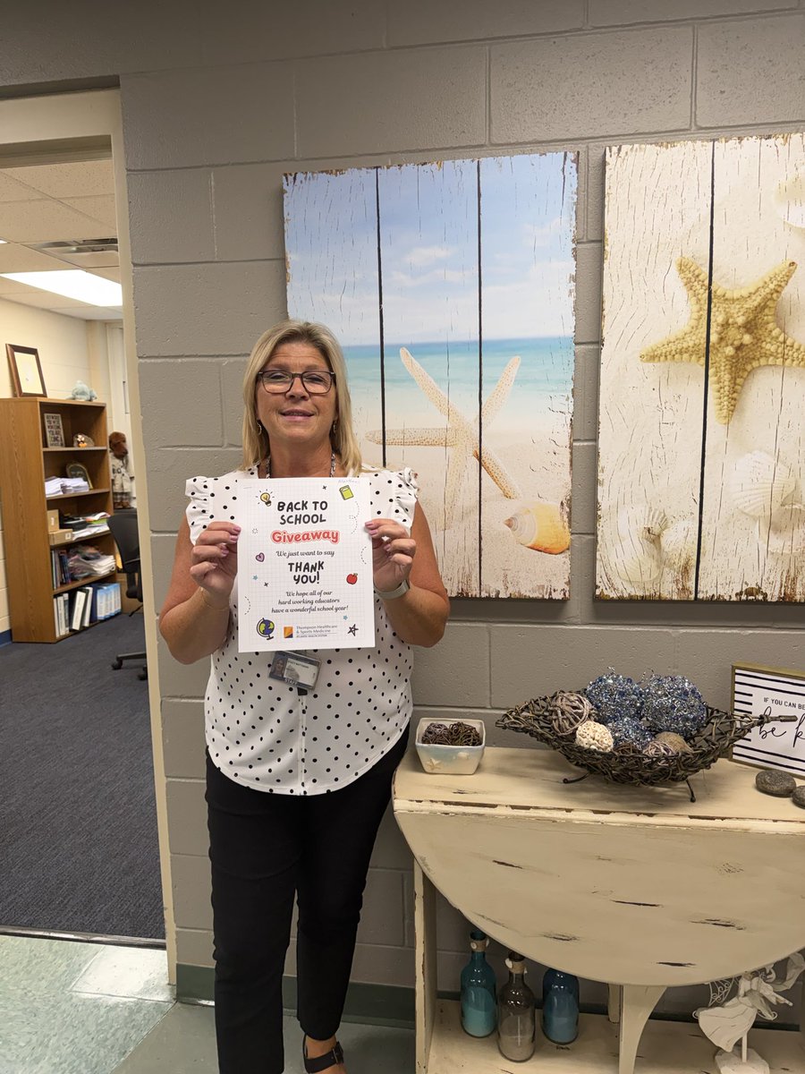 OAPrincipal's tweet photo. Thank you @ThompHealthcare for our pencils and TPT Raffles!!! GO DOLPHINS! https://t.co/boHvLkCZsh