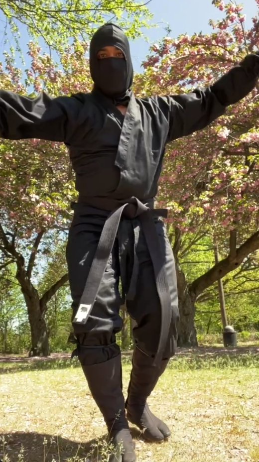 MexiNinjaBoi's tweet photo. "Kuro Ninja Kung Fu Empty Hand Form 11 "
-
(SET 1 of 2)
-
An Upcoming NEW video of:
A Kuro Ninja practicing his Dragon & Tiger Fist Kung fu in a short form.
-
#ninja #blackninja #kungfu #dragonkungfu #tigerkungfu #martialarts #martialartist #tabiboots #ninjaboots #jakitabi #form #kungfuform #kata #practicing #cherryblossoms #ninjutsu #chinesekungfu