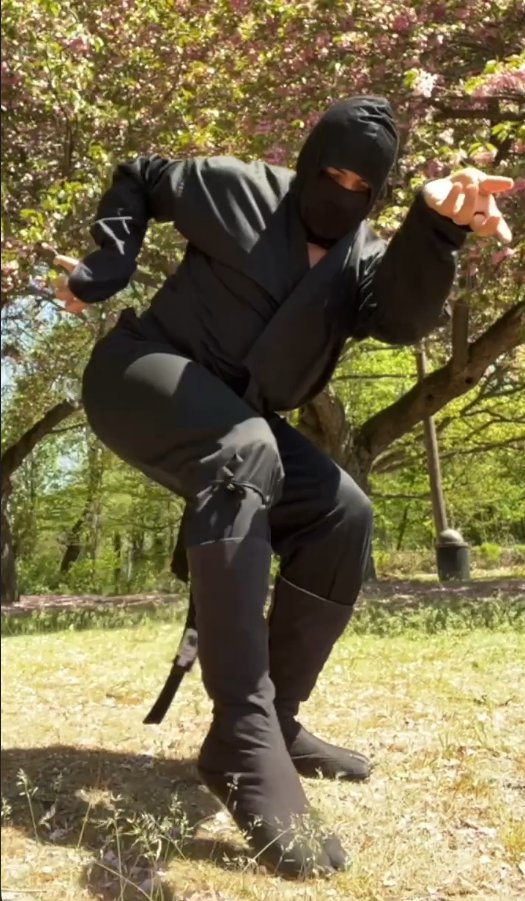 MexiNinjaBoi's tweet photo. "Kuro Ninja Kung Fu Empty Hand Form 11 "
-
(SET 1 of 2)
-
An Upcoming NEW video of:
A Kuro Ninja practicing his Dragon & Tiger Fist Kung fu in a short form.
-
#ninja #blackninja #kungfu #dragonkungfu #tigerkungfu #martialarts #martialartist #tabiboots #ninjaboots #jakitabi #form #kungfuform #kata #practicing #cherryblossoms #ninjutsu #chinesekungfu