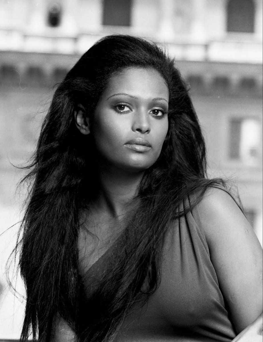 aldaphrodite's tweet photo. zeudi araya photographed by mimmo cattarinich (1972). https://t.co/WxbTj6UH6O