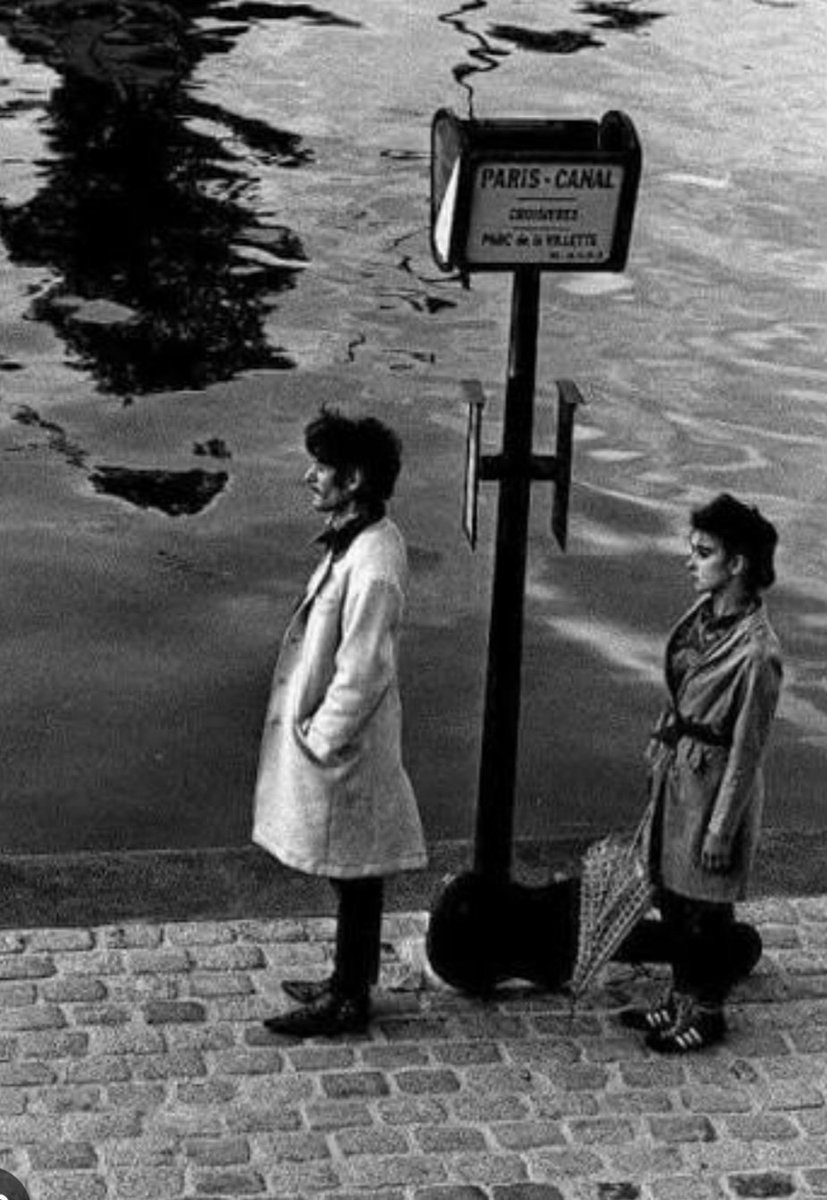 CCD757's tweet photo. @amandier_80 Trois photos de Robert Doisneau qui les ont fait rentrer dans l'éternité. https://t.co/oejrlcBqTV