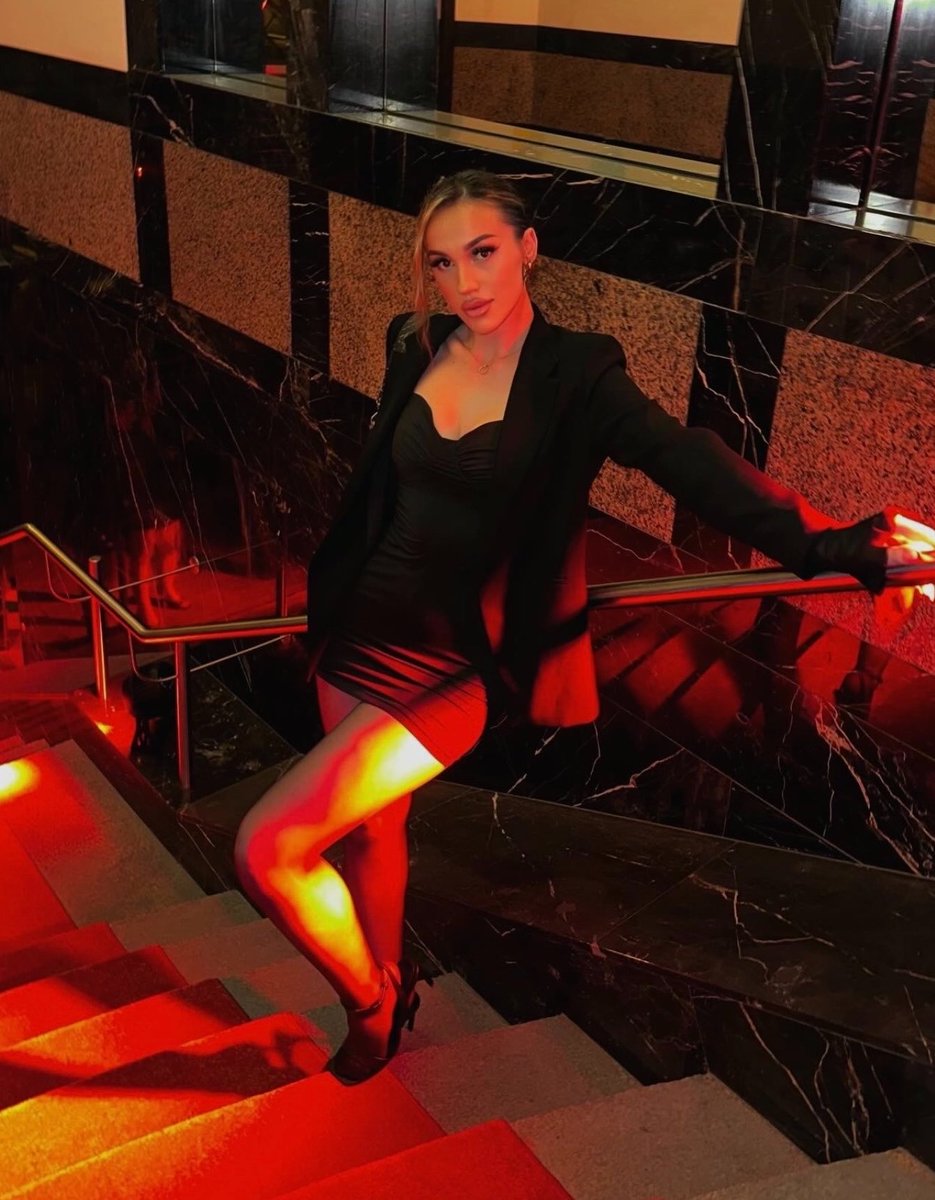 1Licaaa's tweet photo. I’m your favorite expense ❤️‍🔥❤️‍🔥 https://t.co/Npqguck9zH