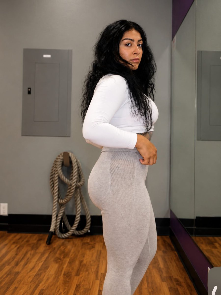 italo1_'s tweet photo. Buttery-soft, flattering, and effortlessly comfortable. This PROZIS set keeps me confident from lifting to errands. Use code SOSAA10 with the new customer offer for extra savings and free goodies. https://t.co/Q3Ya6Sbg0G