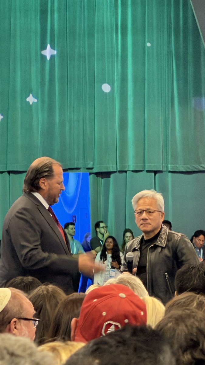 iKishorebt's tweet photo. @JensenHuang is having amazing time with @Benioff ! Next @nvidia keynote Jensen is will present it walking and talking 

@Dreamforce #df26 @salesforce https://t.co/g8i0q68ise